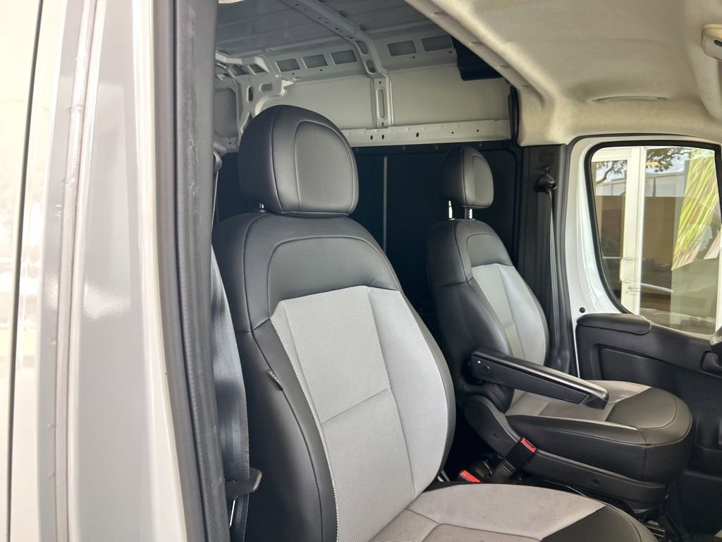 Used 2025 RAM ProMaster 2500 w/ Convenience Group FWD image 20
