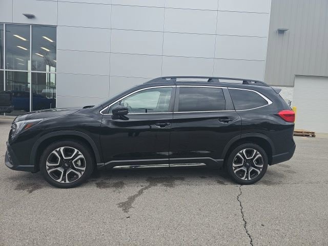 Used 2023 Subaru Ascent Limited image 2