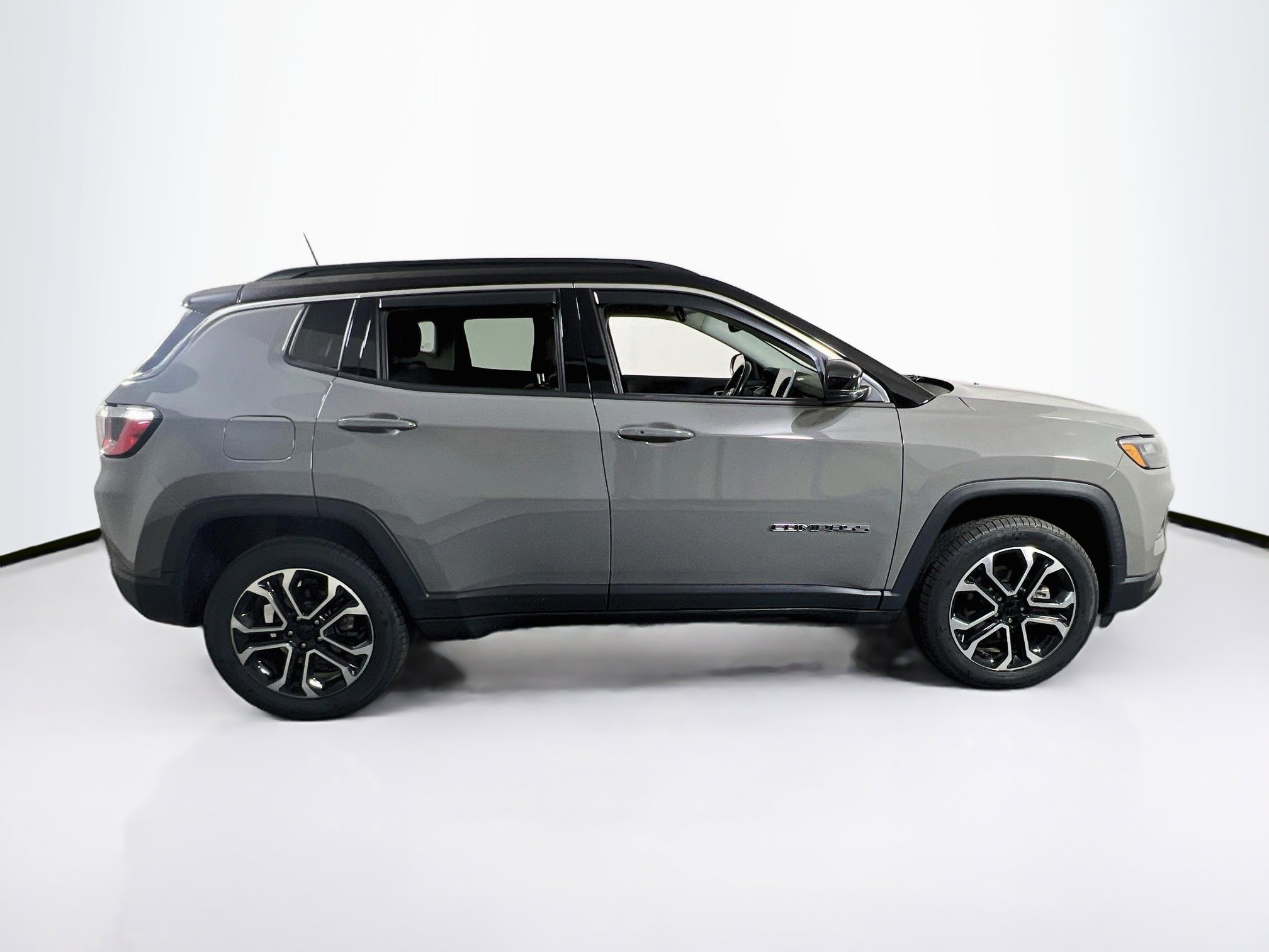 Used 2022 Jeep Compass Limited w/ Sun and Sound Group AWD/4WD image 4