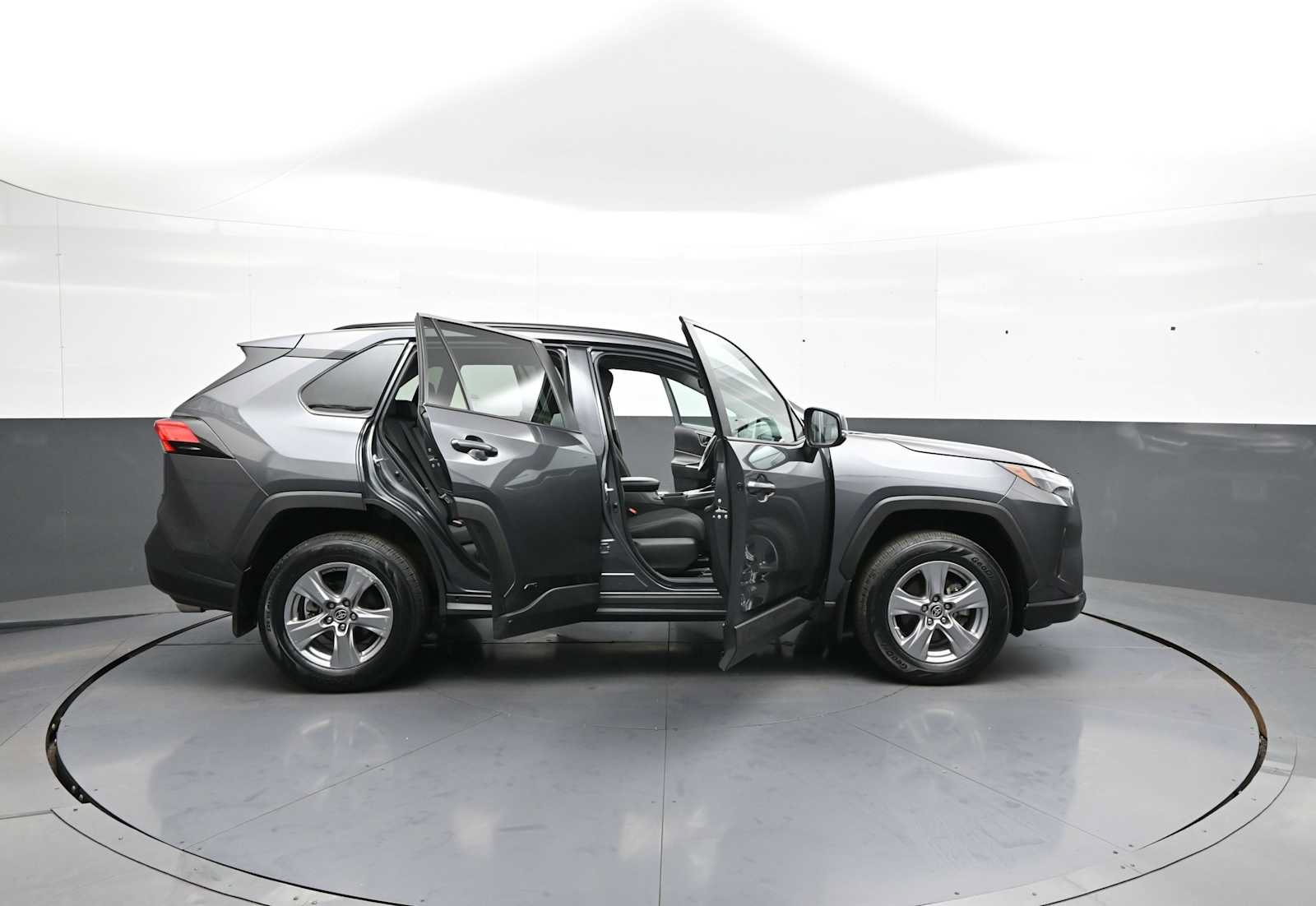 Used 2023 Toyota RAV4 LE AWD/4WD image 42