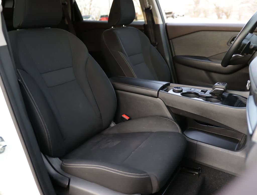 Used 2023 Nissan Rogue S image 25