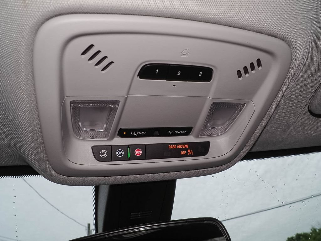 Used 2020 Chevrolet Traverse LT FWD image 34