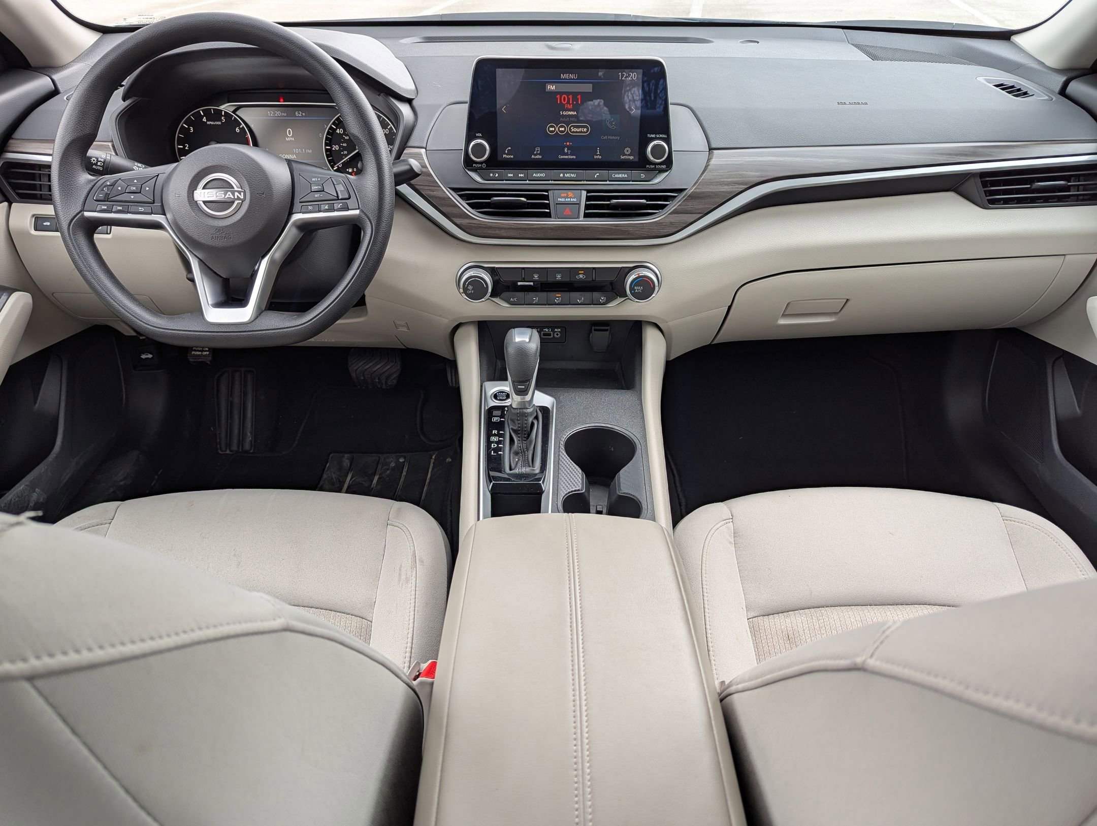 Used 2025 Nissan Altima 2.5 SV image 17