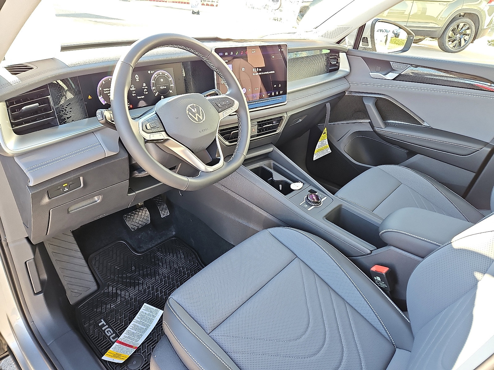New 2026 Volkswagen Tiguan SE image 13