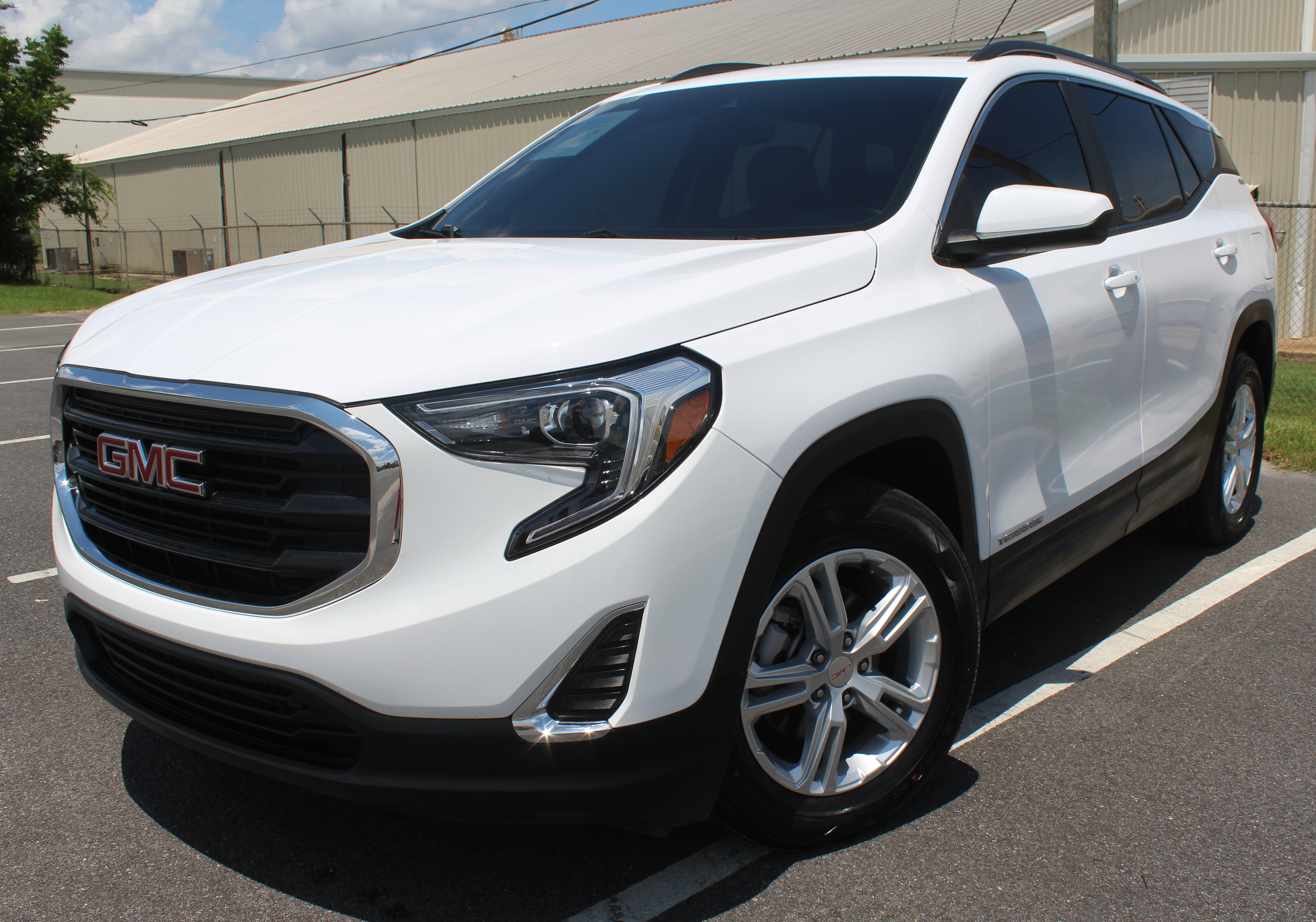 Used 2021 GMC Terrain SLE w/ Driver Convenience Package image 13