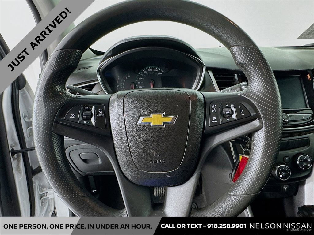 Used 2022 Chevrolet Trax LS w/ Tint and Cruise Package AWD/4WD image 11