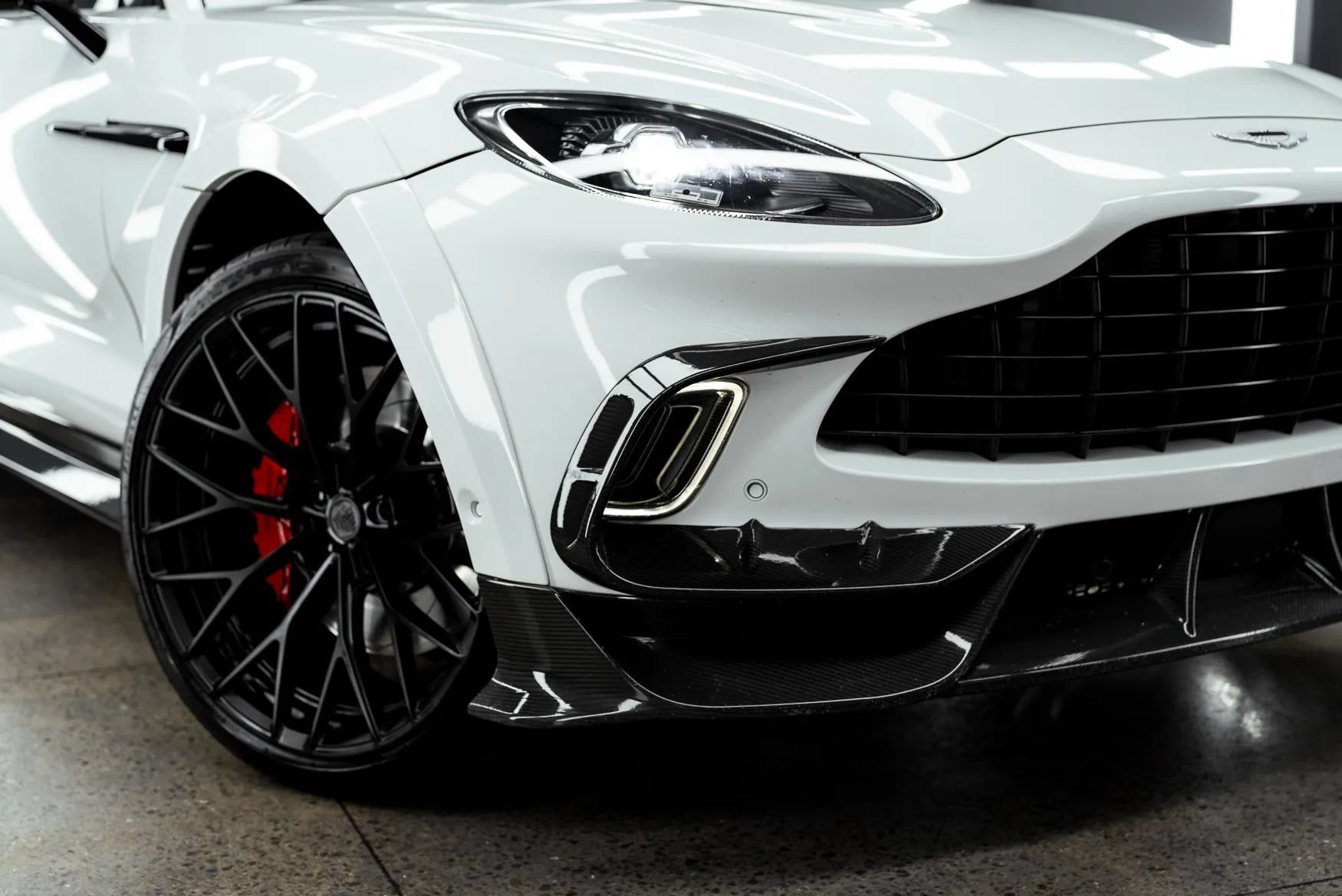 Used 2021 Aston Martin DBX AWD/4WD image 29