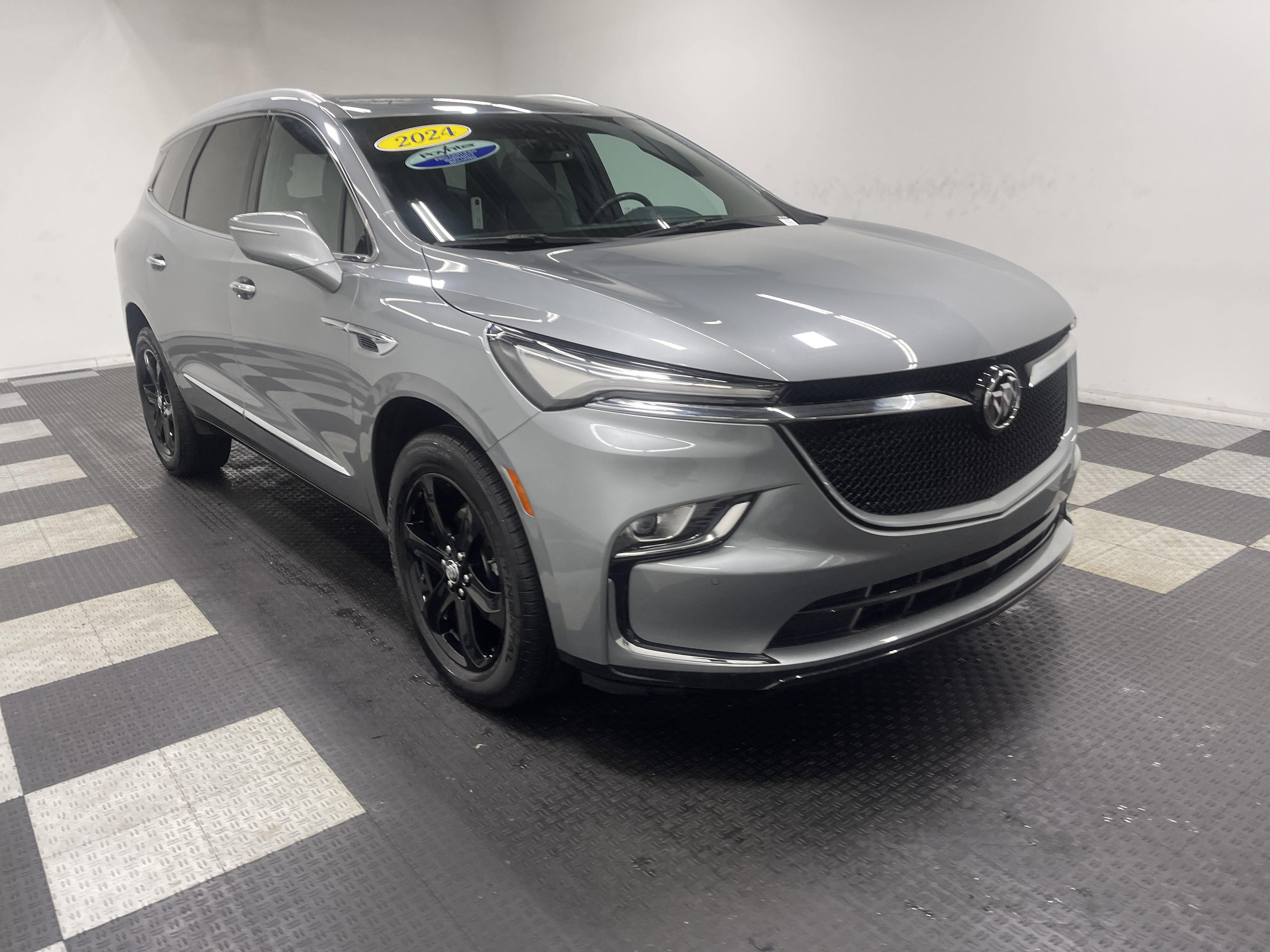 Used 2024 Buick Enclave Essence w/ Sport Touring Edition image 6