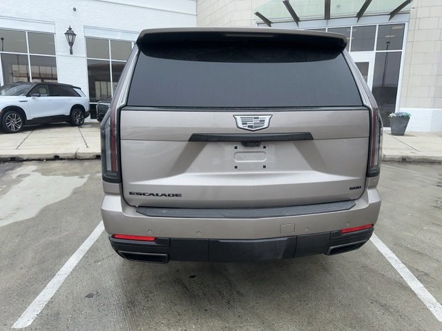 Used 2025 Cadillac Escalade ESV Sport Platinum image 4