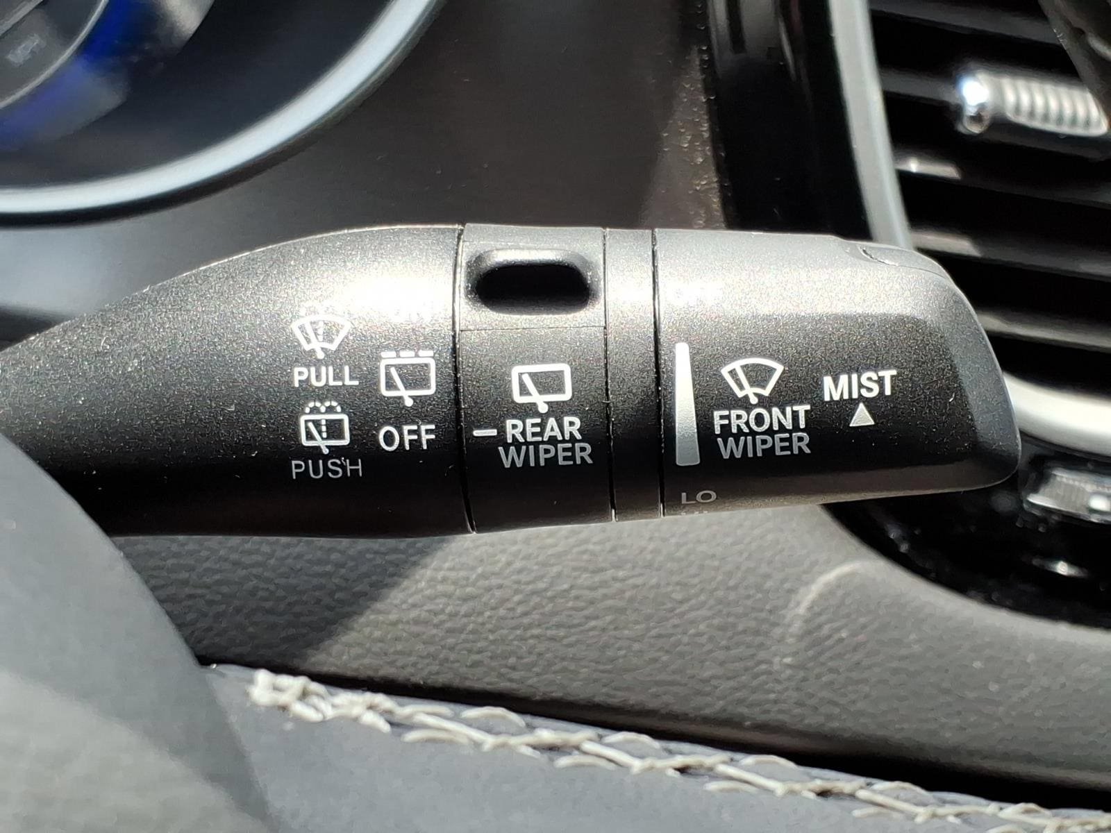 Used 2024 Chrysler Pacifica Touring-L FWD image 19