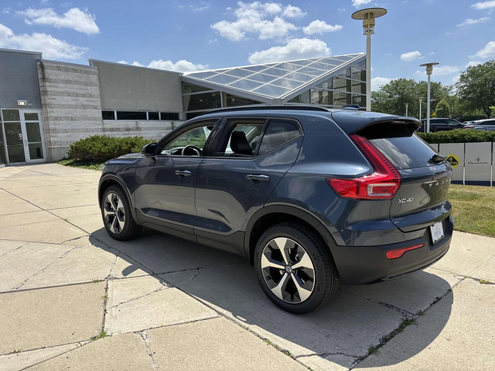 Used 2026 Volvo XC40 B5 Core w/ Protection Package Premier AWD/4WD image 5