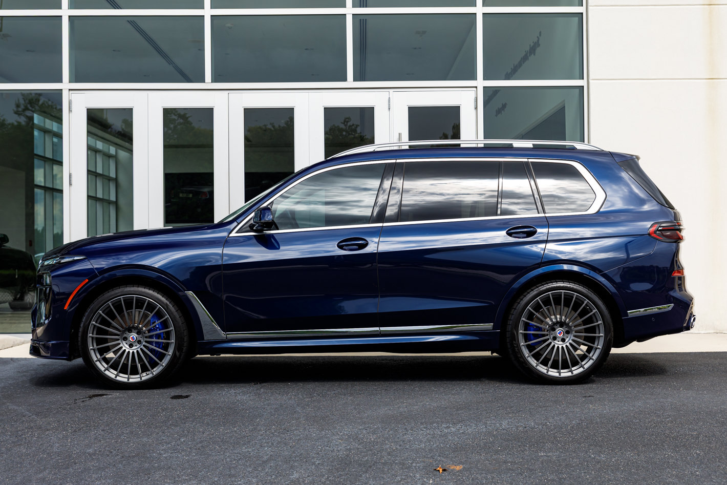 Used 2025 BMW ALPINA XB7 AWD/4WD image 8