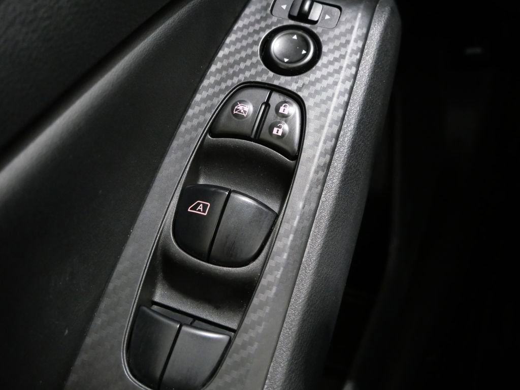 Used 2024 Nissan Altima 2.5 SV image 13