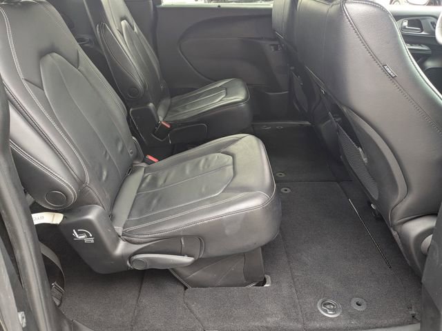 Certified 2022 Chrysler Pacifica Touring-L w/ S Appearance Package AWD/4WD image 24