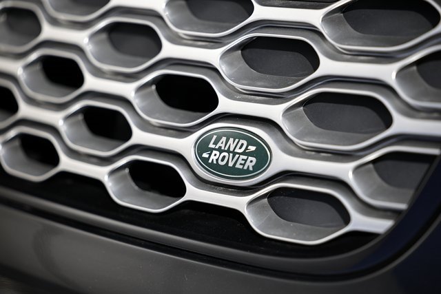 New 2025 Land Rover Discovery Metropolitan Edition image 3