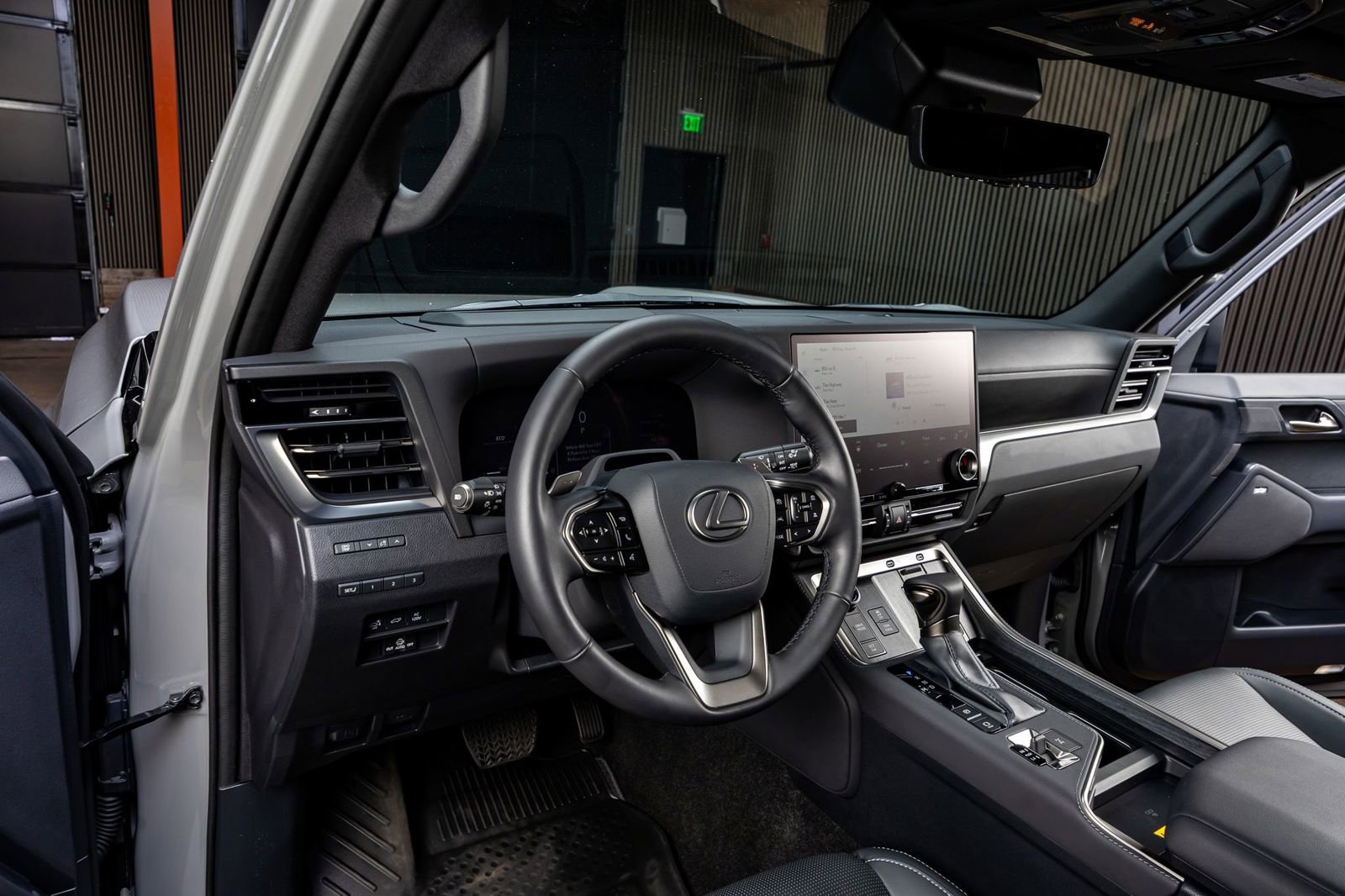 Used 2024 Lexus GX 550 image 17