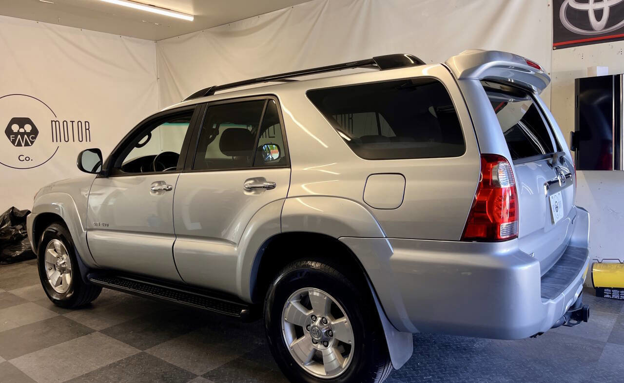 Used 2006 Toyota 4Runner SR5 AWD/4WD image 2