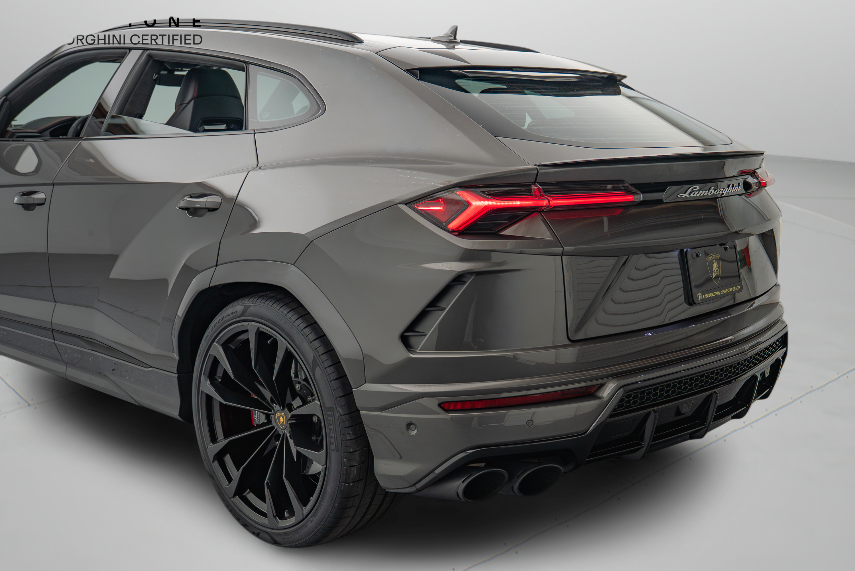 Used 2022 Lamborghini Urus AWD/4WD image 31