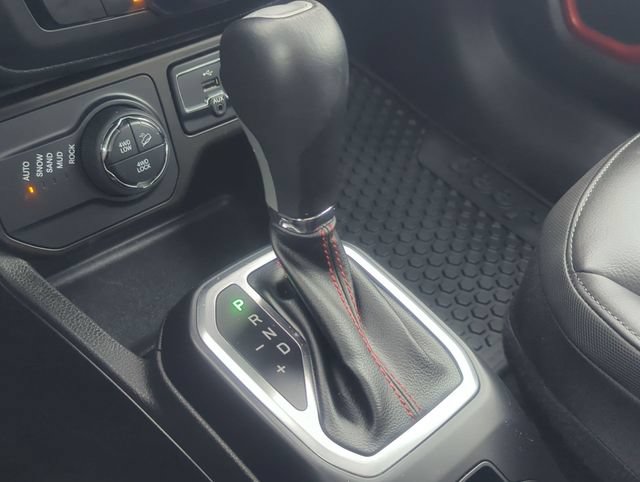 Used 2023 Jeep Renegade Trailhawk w/ Sun/Sound Group AWD/4WD image 21