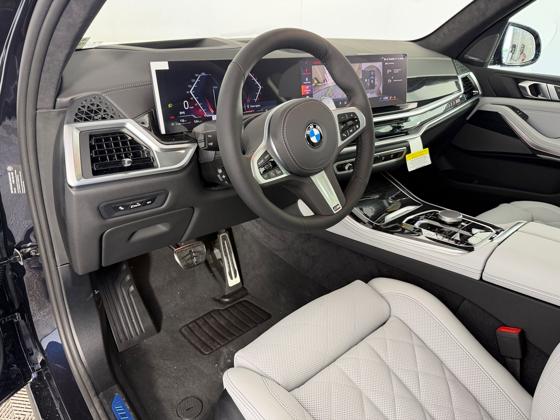 New 2026 BMW X5 xDrive40i w/ M Sport Package AWD/4WD image 4