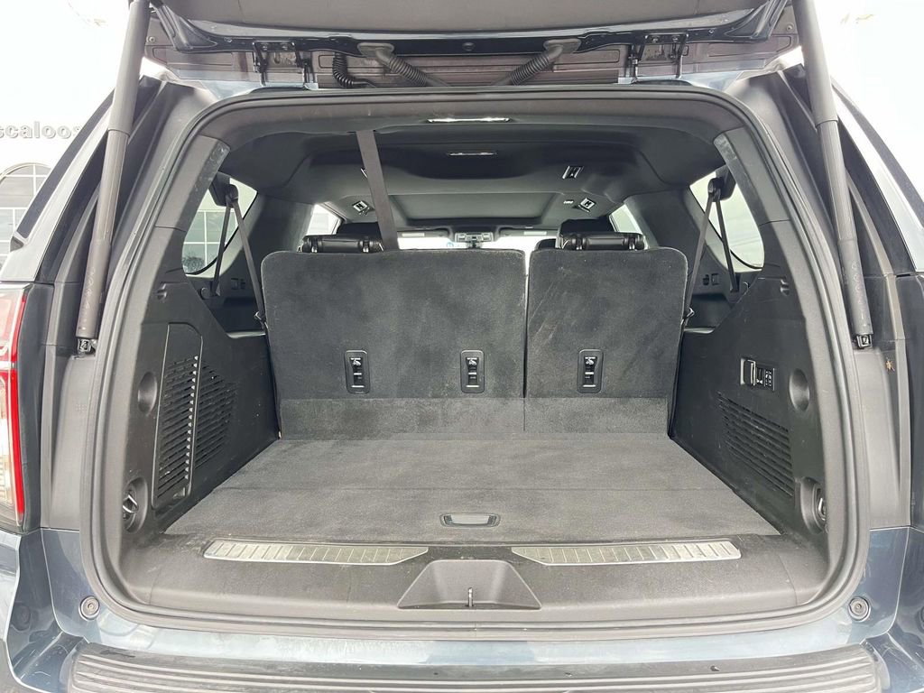 Used 2021 Chevrolet Suburban Premier w/ Premium Package image 10
