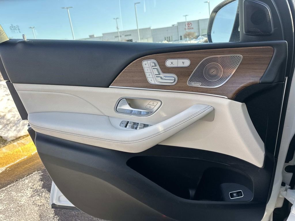 Used 2022 Mercedes-Benz GLE 350 4MATIC w/ Premium Package image 23