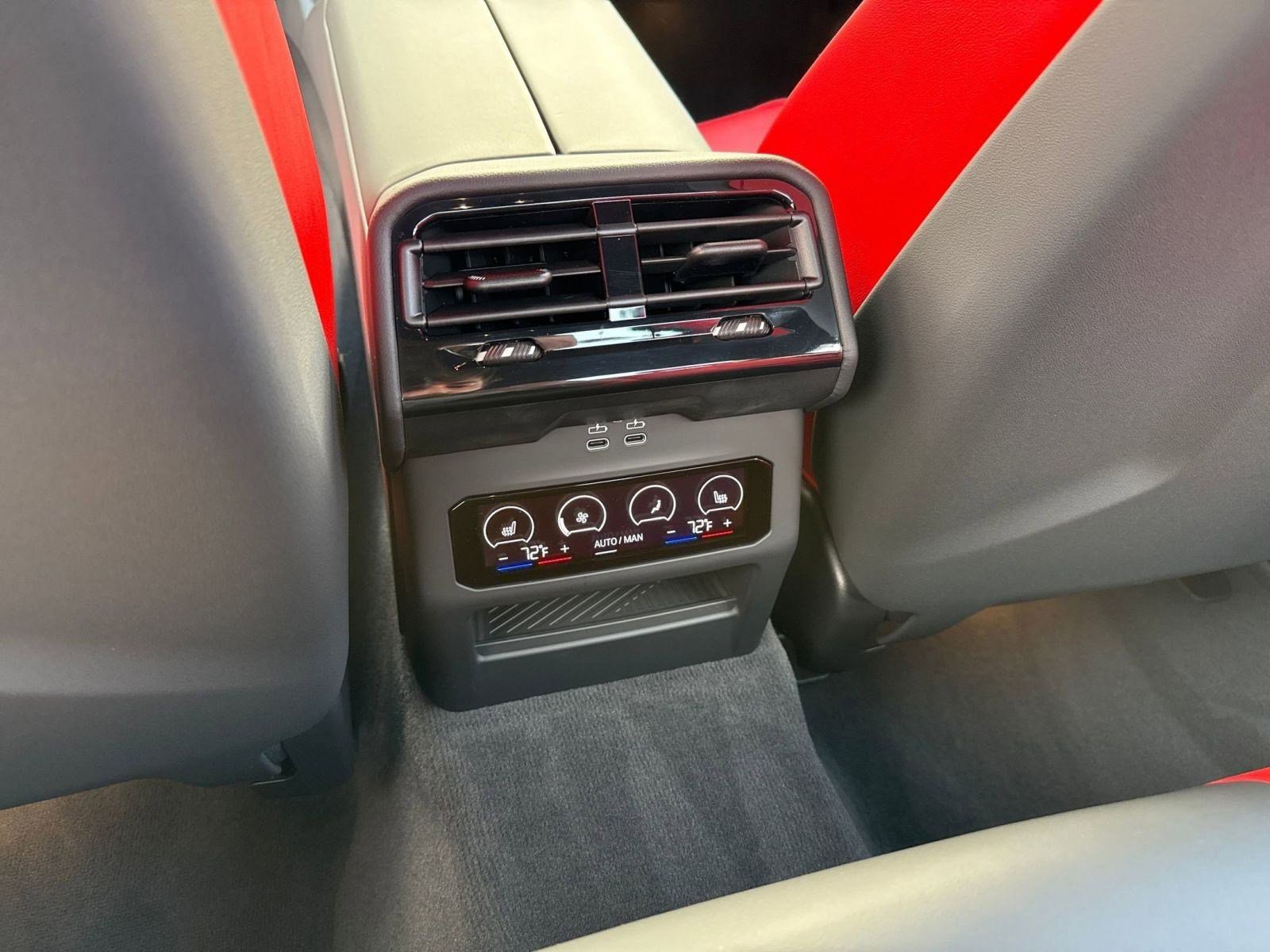 New 2026 BMW M5 w/ Carbon Package image 25