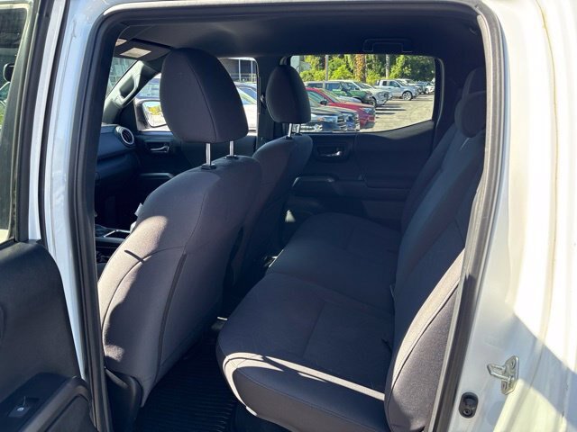 Used 2019 Toyota Tacoma TRD Sport AWD/4WD image 5