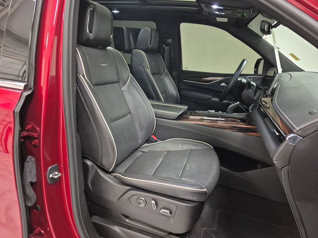 Used 2023 Cadillac Escalade Premium Luxury RWD image 29