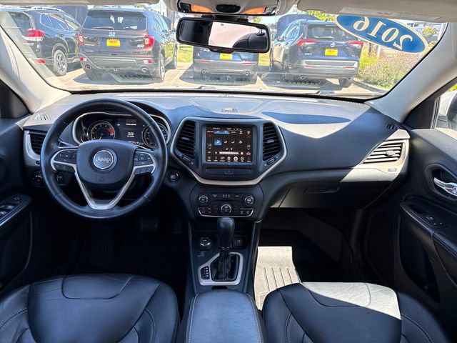Used 2016 Jeep Cherokee Limited AWD/4WD image 26