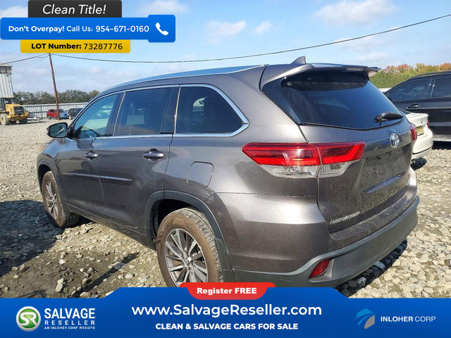 Used 2017 Toyota Highlander XLE AWD/4WD image 3
