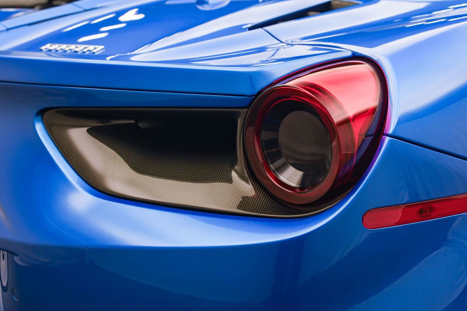 Used 2018 Ferrari 488 Spider Blu Corsa image 24