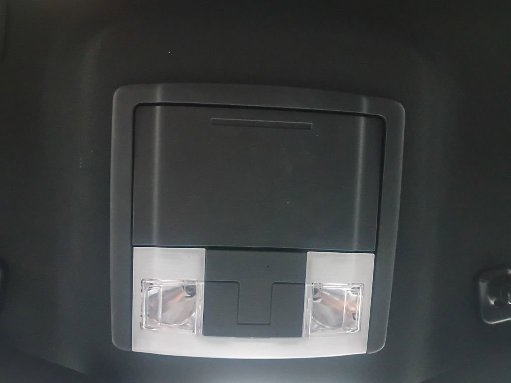 Used 2019 Ford Explorer XLT image 7