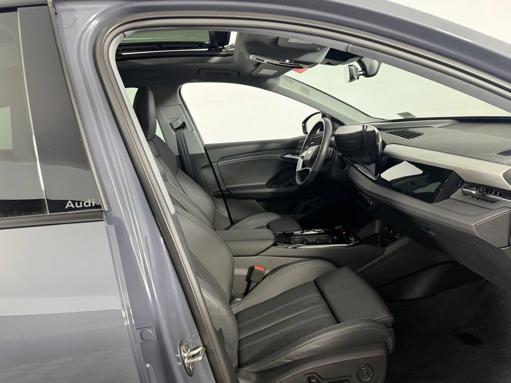 Used 2025 Audi Q6 e-tron Premium Plus w/ Premium Plus AWD/4WD image 33