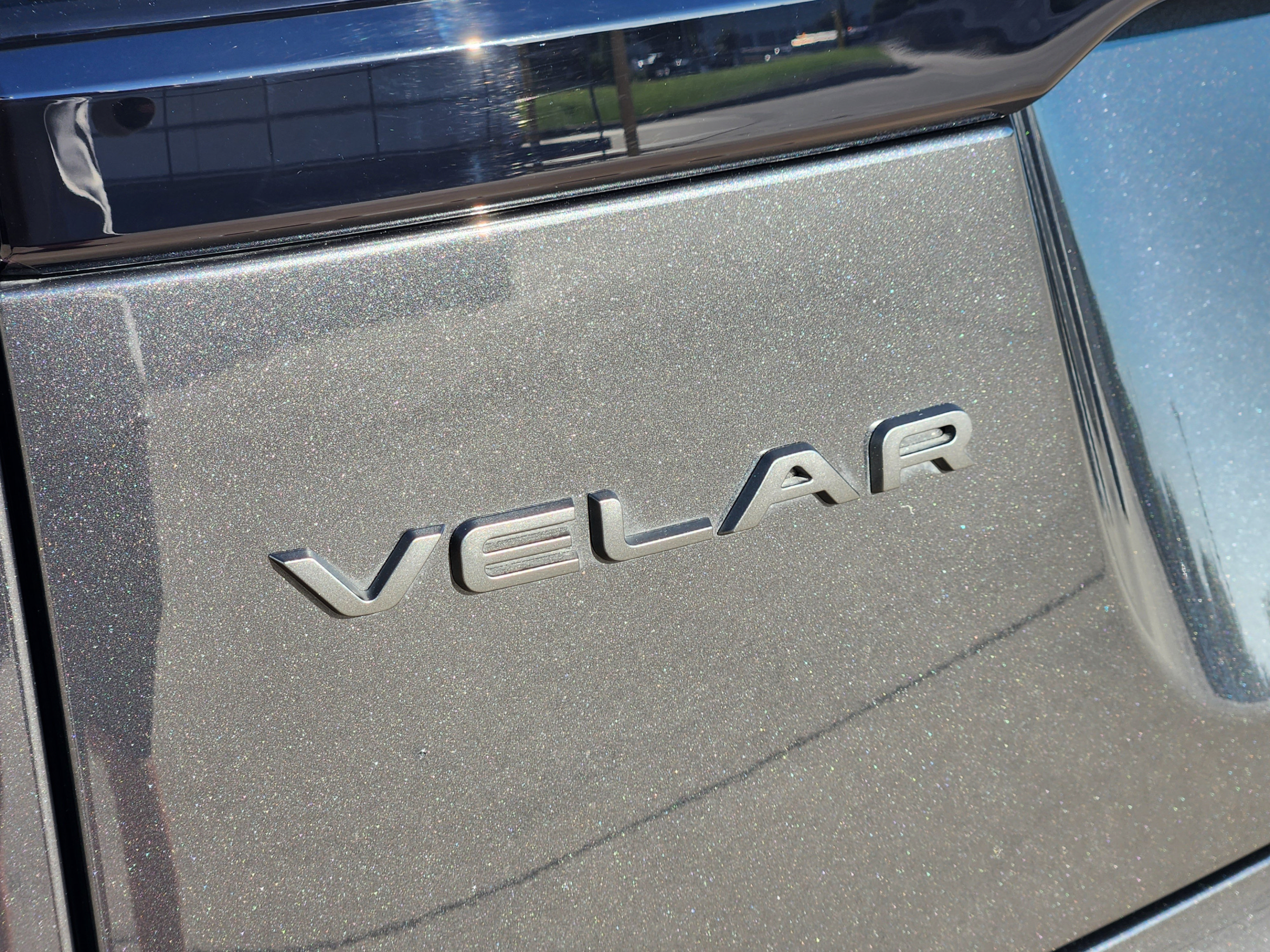 Certified 2026 Land Rover Range Rover Velar Dynamic SE AWD/4WD image 35