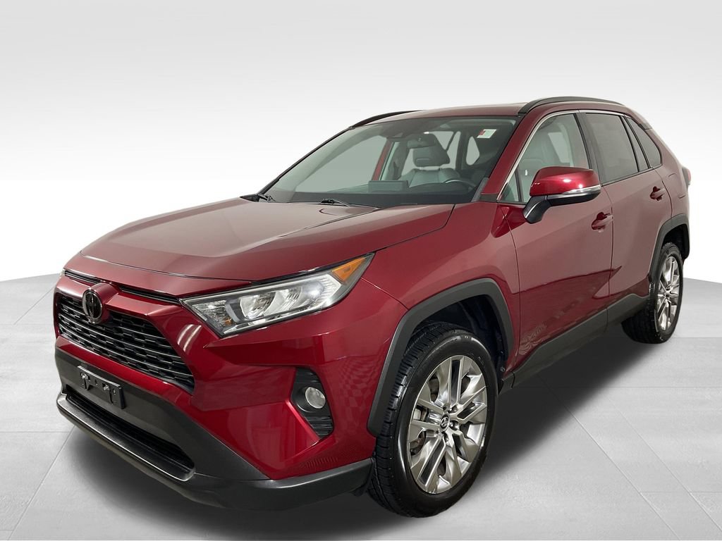 Used 2020 Toyota RAV4 XLE Premium AWD/4WD image 4