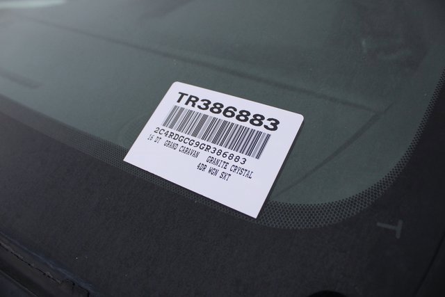 Used 2016 Dodge Grand Caravan SXT image 31