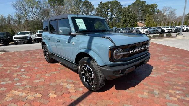 Used 2023 Ford Bronco Outer Banks AWD/4WD image 3