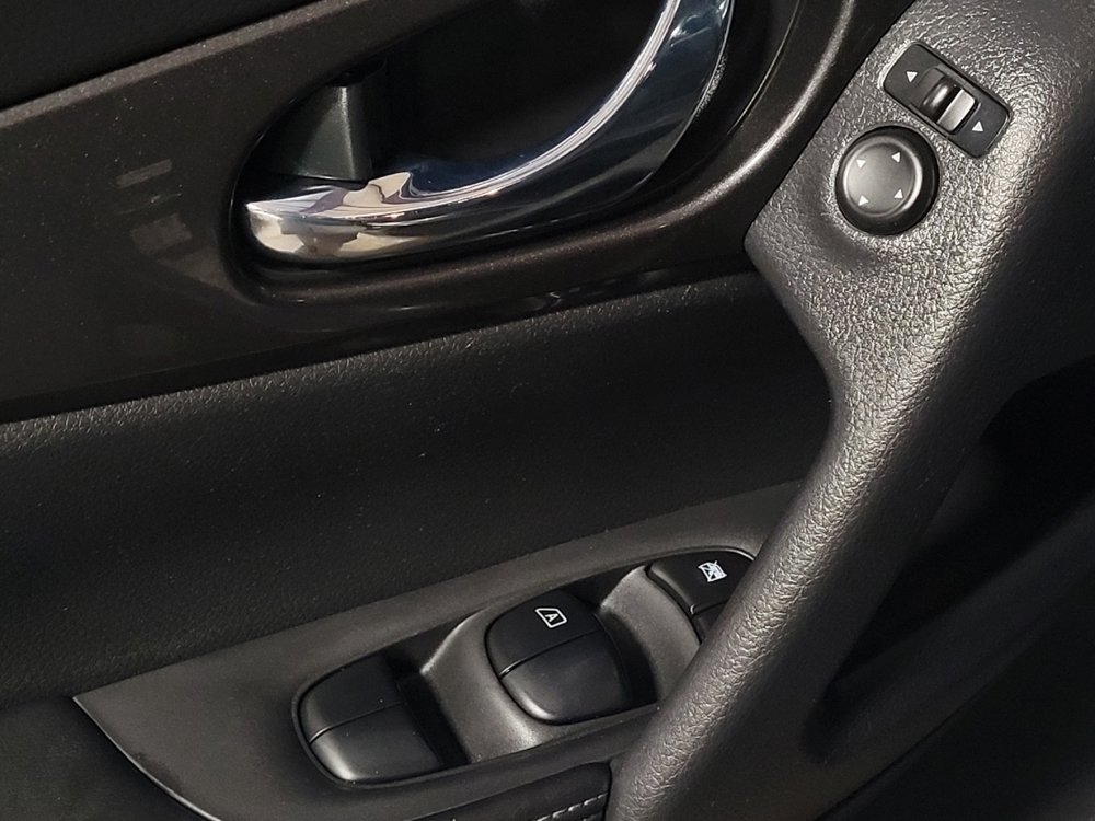 Used 2020 Nissan Rogue S w/ Special Edition Package FWD image 27