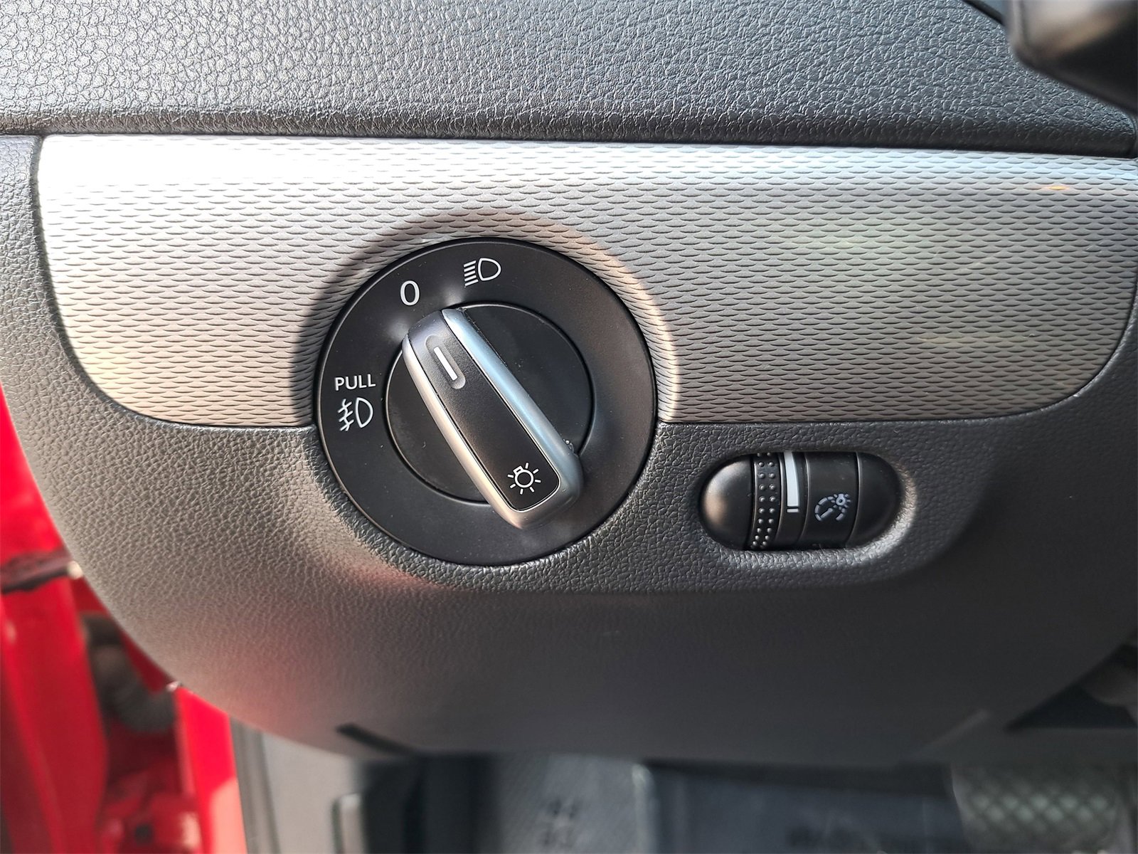 Used 2018 Volkswagen Jetta Wolfsburg Edition image 25