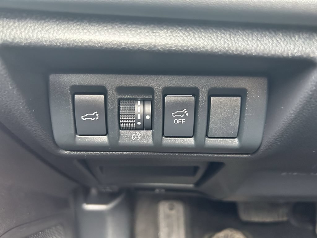Used 2025 Subaru Outback Onyx Edition AWD/4WD image 19