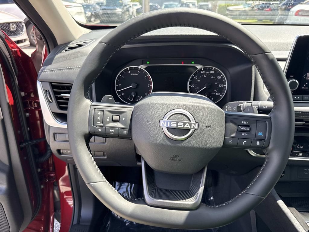 Used 2026 Nissan Rogue SV FWD image 40