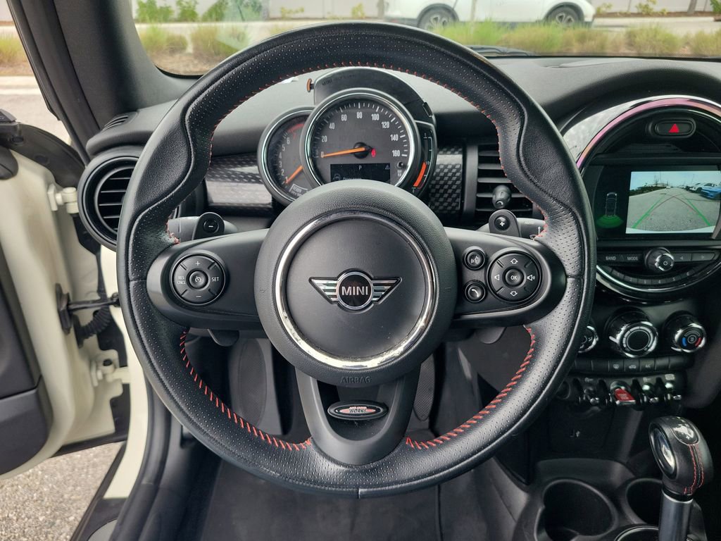 Used 2019 MINI Cooper S w/ Signature Upholstery Package image 32