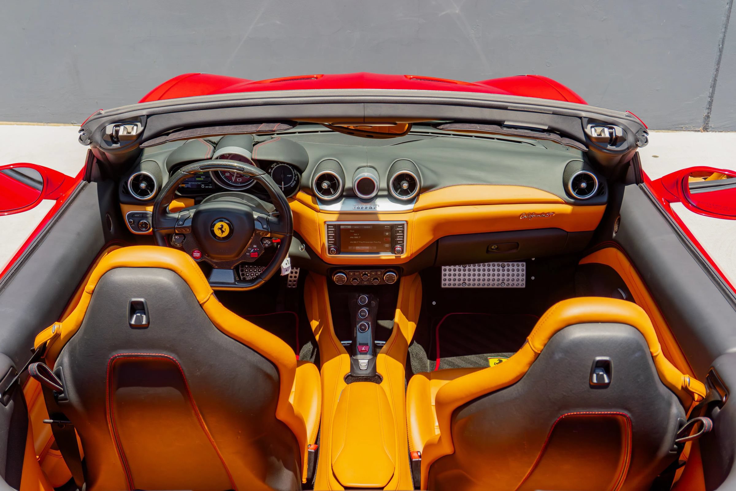 Used 2016 Ferrari California T RWD image 62