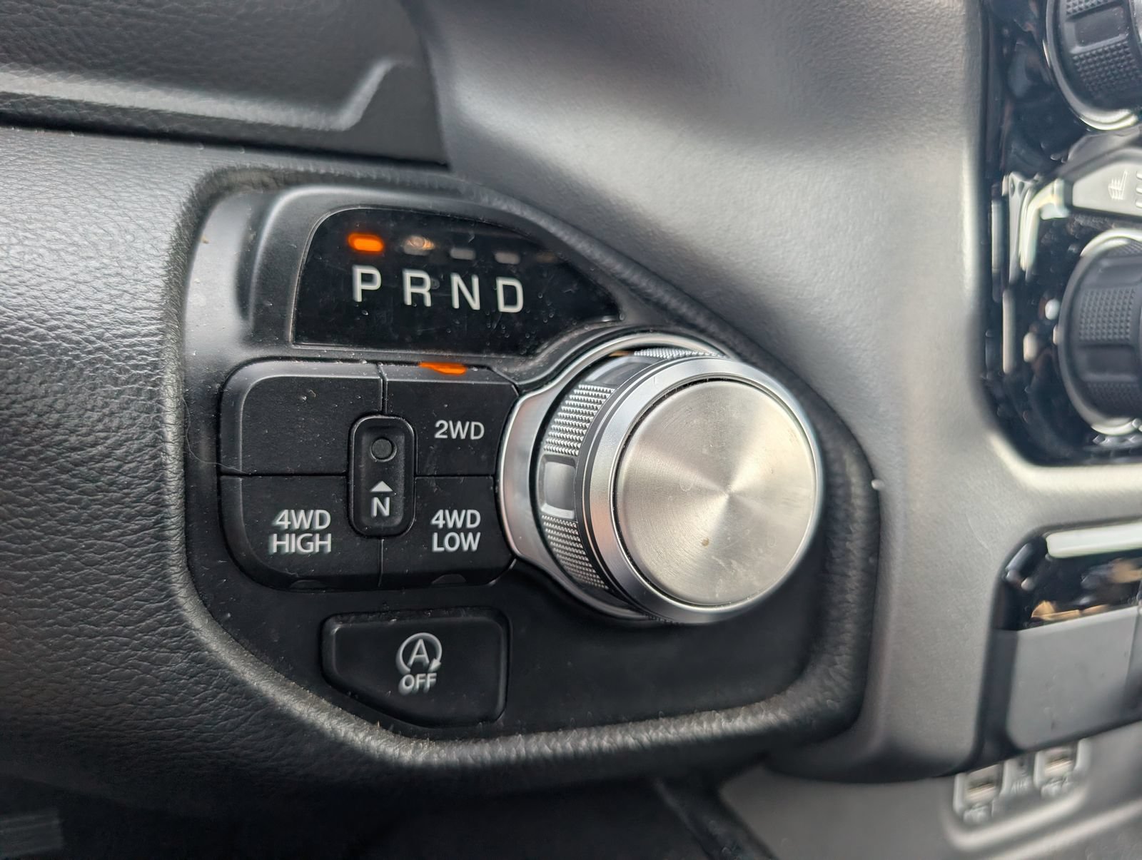 Used 2024 RAM 1500 Laramie AWD/4WD image 13