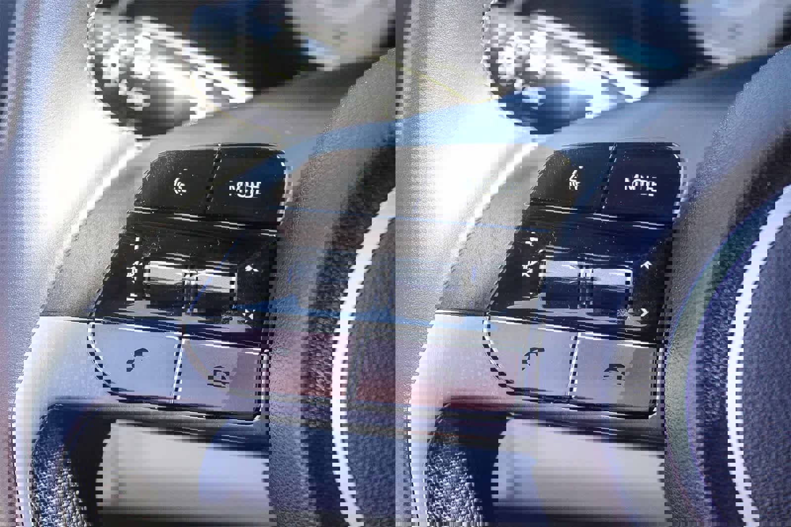 Certified 2023 Hyundai Elantra Limited image 32