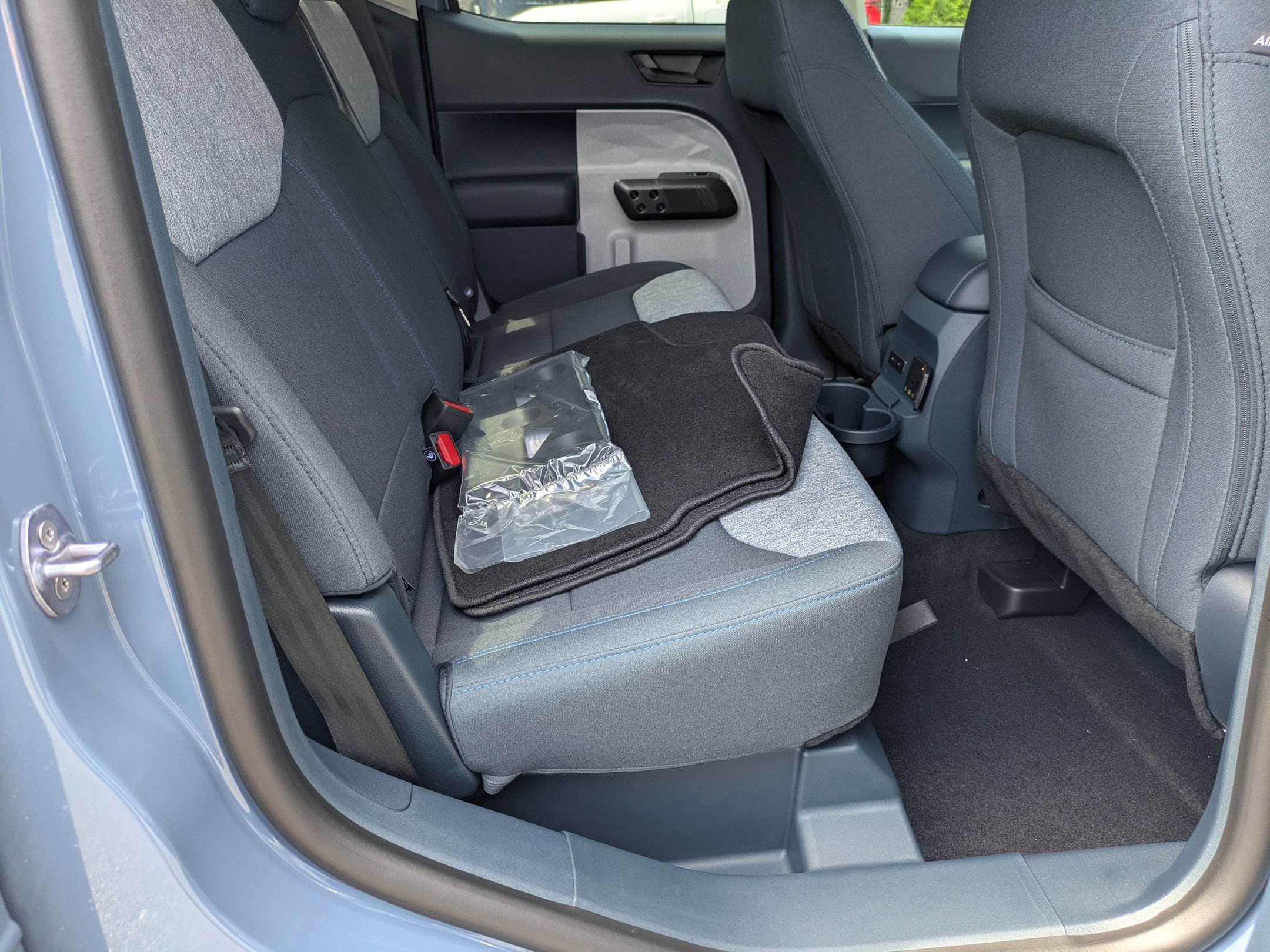 New 2026 Ford Maverick XLT w/ XLT Luxury Package FWD image 32