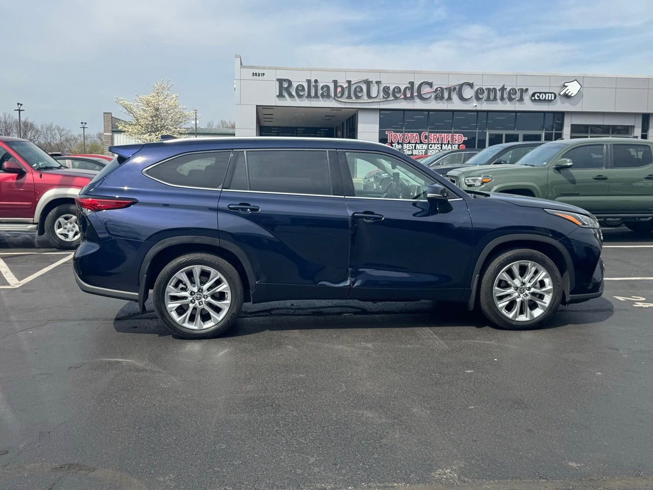 Used 2023 Toyota Highlander Limited image 14