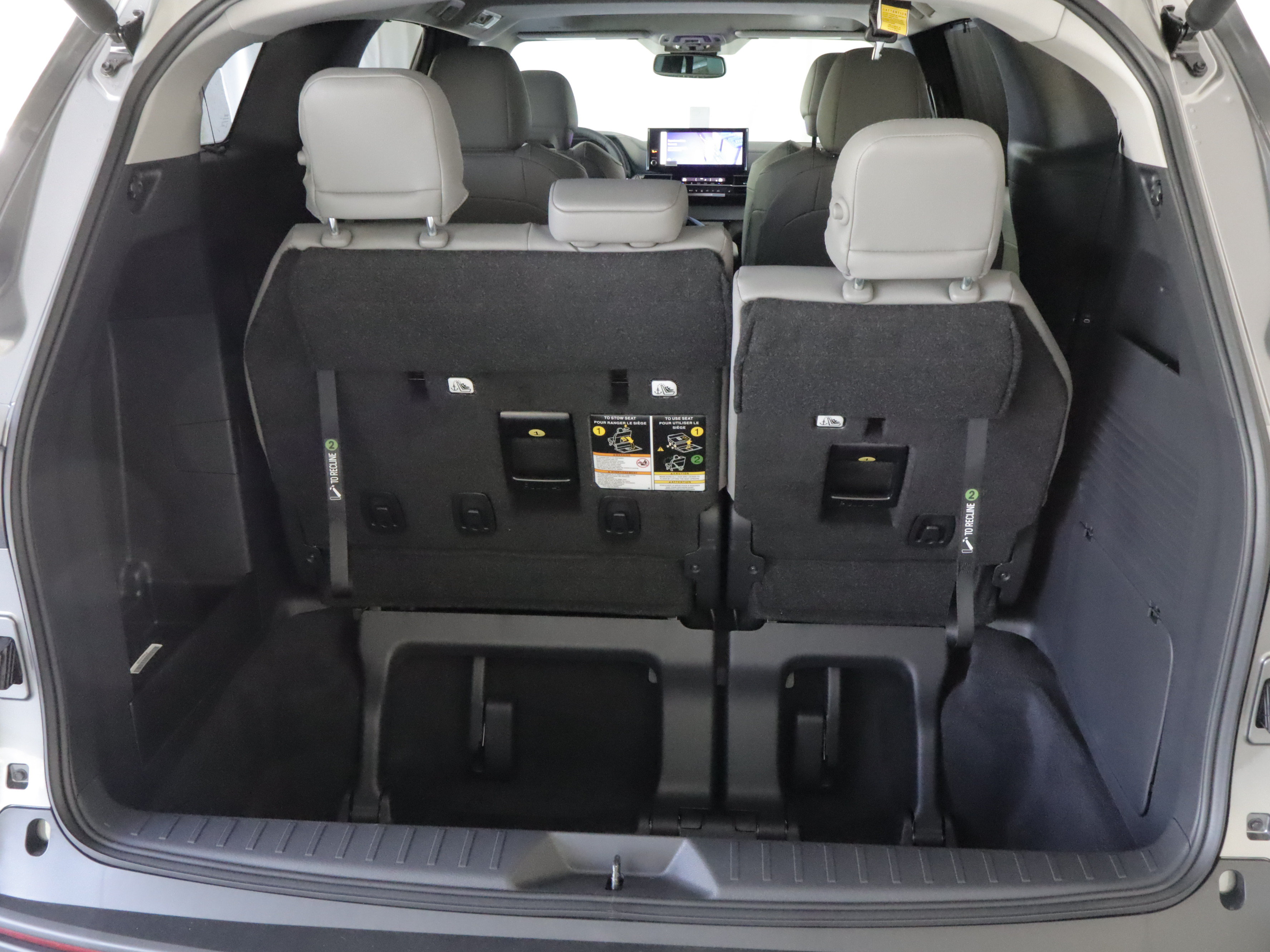 New 2026 Toyota Sienna XLE FWD image 21