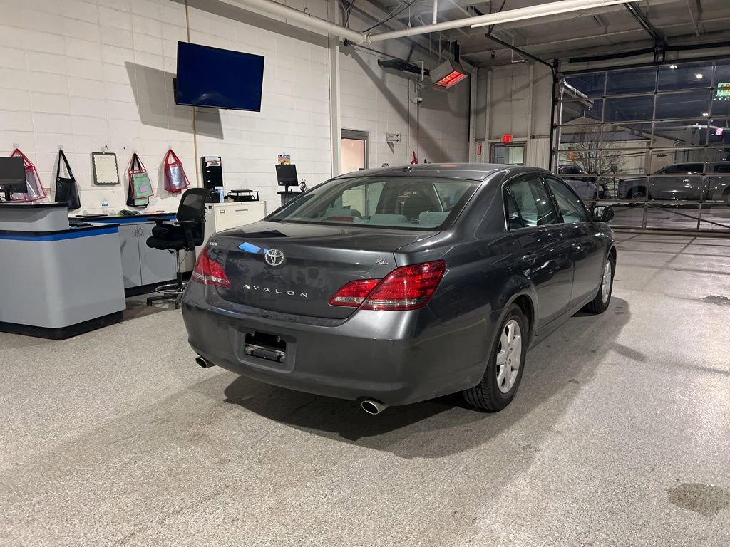 Used 2010 Toyota Avalon XL FWD image 3